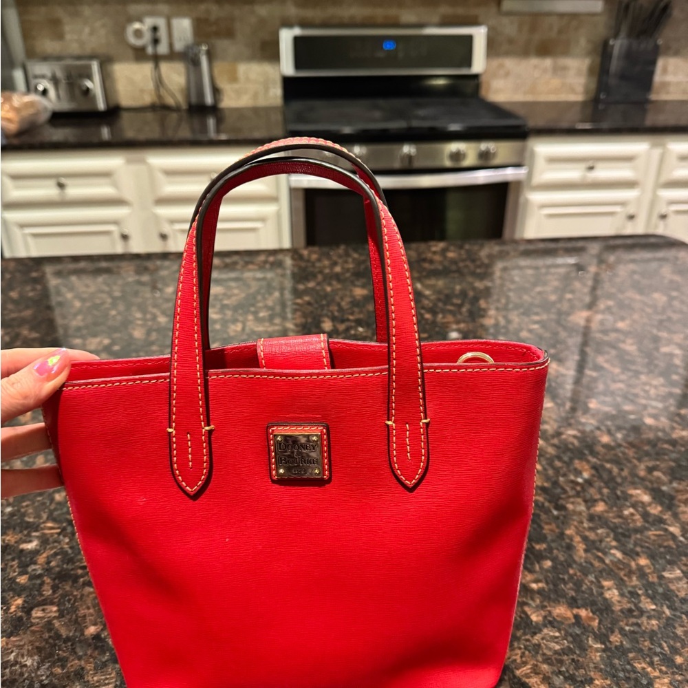 Dooney and bourke purse.